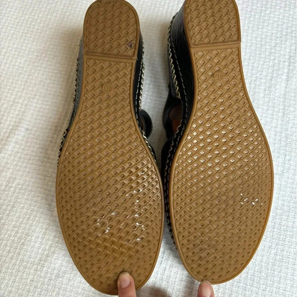 Spring Step EUC Black Leather, T-Strap Mary Jane Wedges with White Threading - Picture 6 of 11